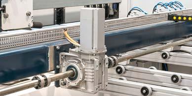 Pneumatically adjusted movement allows perfect pressure at every type of panel and ensures reduced cutting