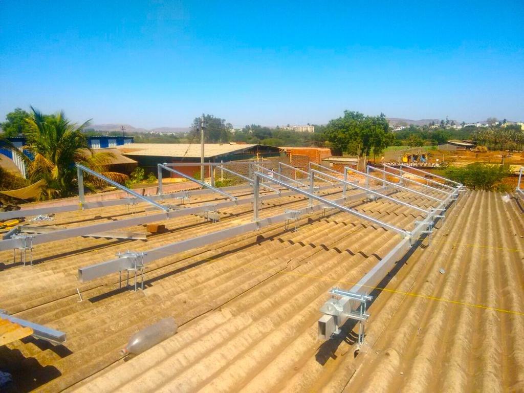 (purlins) Module type: Framed and frameless modules Module orientation: Landscape/portrait Layers of rails: Single/double layer, cross rail installation Advantages: Robust Support Through