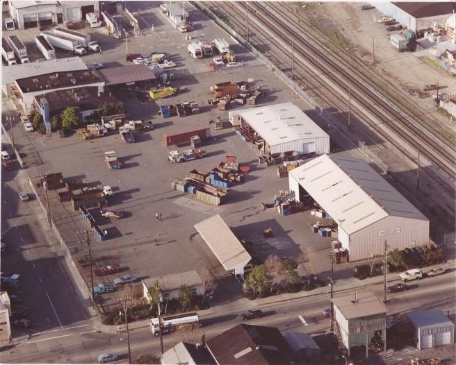 History of Berkeley Recycling 1980 Received a $350,000 State grant 1982: Opened The Buyback/drop-off