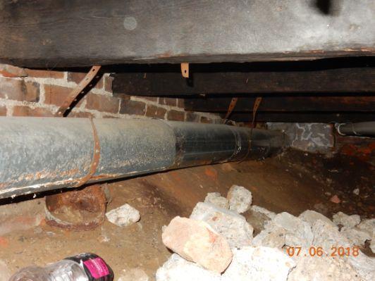 Recommend removing debris from crawlspace. Recommend removing debris from crawlspace.