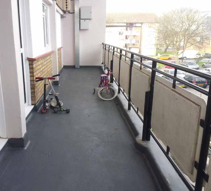 4 BALCONIES AND WALKWAYS Compare the Benefit Benefits Minimal disruption Fast installation, rapid cure Slip resistant Durable, up to 20 years to first major maintenance Flexible Wide range of