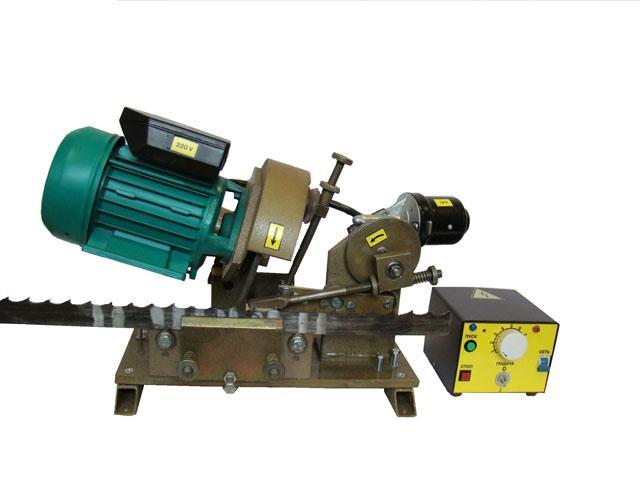 WWW.HDMETALDRAFT.EU WOODWORKING EQUIPMENT Grinding machine GM-1 Grinding machine GM-1 is designed for the sharpening in the automatic mode of band saw blades with width 10-60mm, thickness 0.6-2mm.
