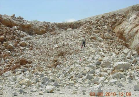 Figure 9 Measured vibration and noise levels in the plaster stemming test at Bozanonu limestone quarry Figure 10 Rock pile of blast round with drill cuttings stemming at Bastas limestone quarry