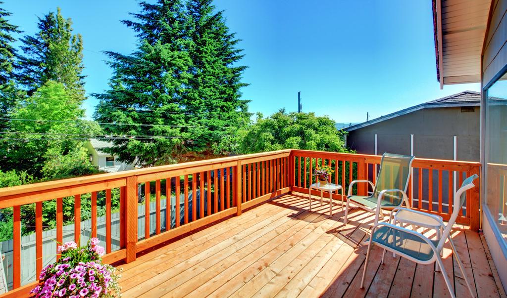 HOMEOWNER S GUIDE TO Choosing the Right Deck A