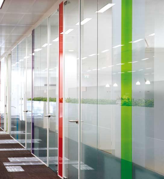 Meeting spaces were created within this project using Optima 117 plus with curved track and glass.