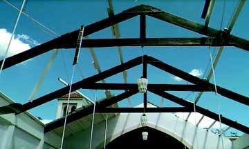 STRUCTURAL PERFORMANCE Section 4 FIGURE 4-9 Masonry wall church that lost roof purlins and its