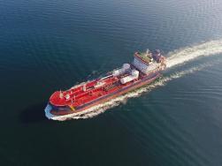 LNG fuel ships