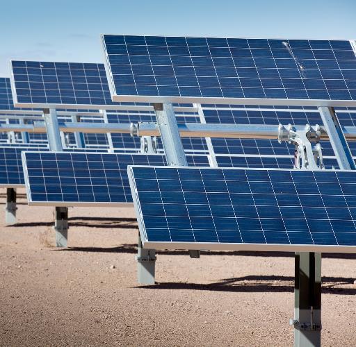 APS Leads the Way for Solar in Arizona More than 60 years supporting solar energy 1.