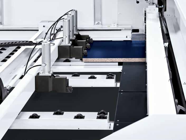 The result is precise cuts, for books too. Clamps: perfection down to the last detail The robust clamps position the material gently and precisely at the cutting line.