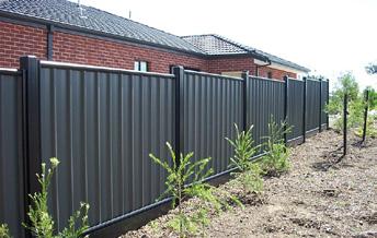 05 FENCING YOUR HOME Mandatory side fencing to corner and rear access lots The following fencing standard is required Be constructed of 1.