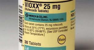 The Vioxx Story November 1998 Merck asks the FDA for approval of Vioxx January 1999 Merck launches the VIGOR May 1999 FDA approves Vioxx October 1999 First DSMB Positive results November 1999 Second