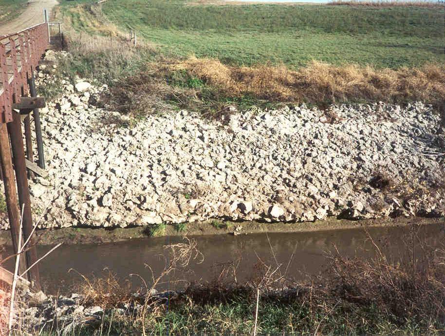 Streambed Stabilization and Watershed Awareness Old streambed elevation Streambed stabilization key to preventing erosion & protecting infrastructure Knickpoints affect