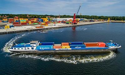 Through our terminals we offer barge connections to the hinterland and shortsea services to Sweden, Finland,