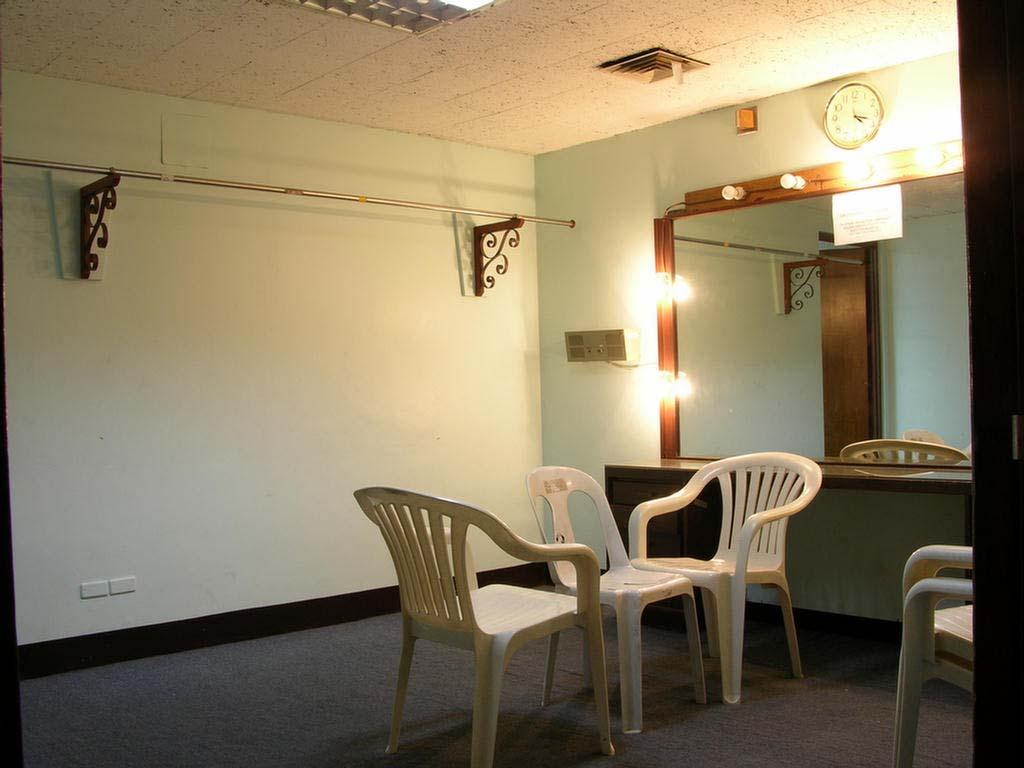 Dressing Room 205 To be
