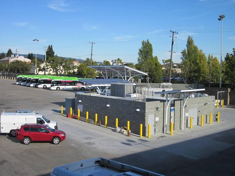 AC Transit Project Profile Customer: AC Transit, Emeryville, CA Project Features: -12 fuel cell buses (350 bar) in fueling times similar to diesel -Public fueling (350/700 bar) per J2601 Category A