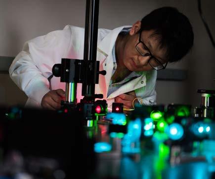 Our master s and doctoral students work alongside world-renowned faculty researchers to pioneer new technology in ultrafast lasers, fiber optics, displays, biomedicine and