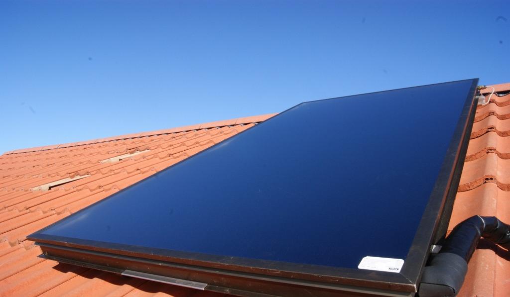 Solar thermal What is solar thermal technology Simply -Solar thermal systems heat water using the