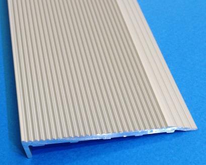 finish to offer excellent slip resistance. Slip checked to AS 4586:2013.