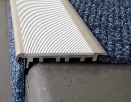 1-2009 SC14 SC14 carpet tile nosing for use on carpet