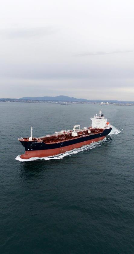 Navig8 Group Overview Jason Klopfer 170+ vessels under management 6 tanker, 5 chemical, 2