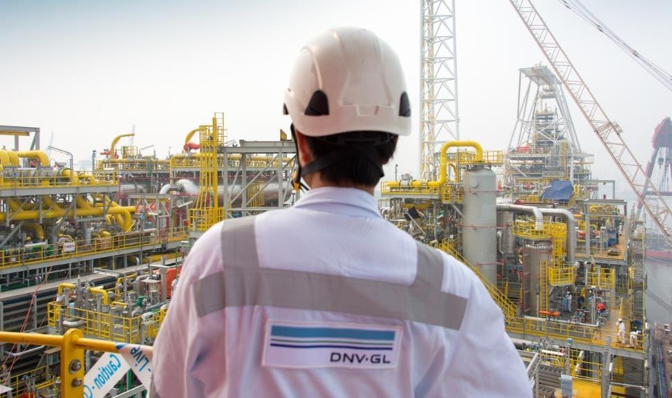 Well placed to see into the energy future DNV GL, 13 000 professionals in 100 countries, 70% of whom are serving the energy industries