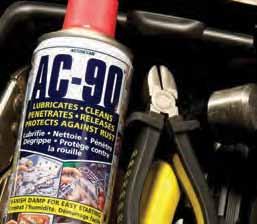 Multi-purpose industrial spray lubricant/ cleaner Strong water and moisture displacing action Penetrates rust and corrosion Cleans and Protects all metals against rust Suitable for electronic