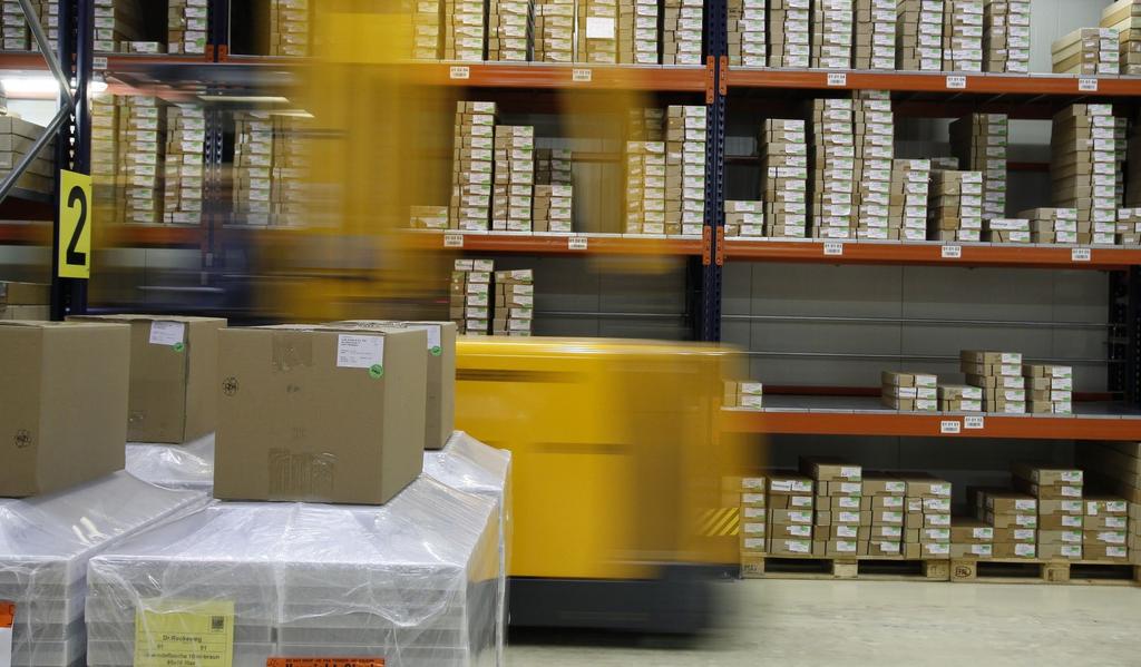 The top 10 metrics keeping warehouse managers up at night Unsurprisingly, different warehouses and distribution centres each employ a different set of metrics to monitor their performance.
