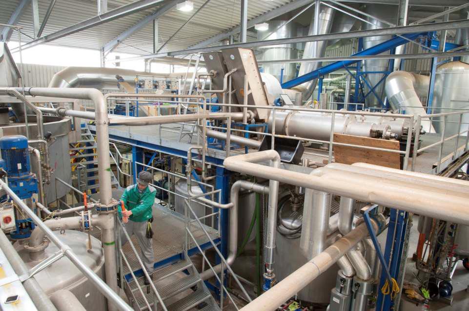 Biowert GBR technical facts annual throughput of 5,000 t dry matter per year integrated biogas plant 2 downstream combined heat and power (CHP) plants - electrical output of 1.