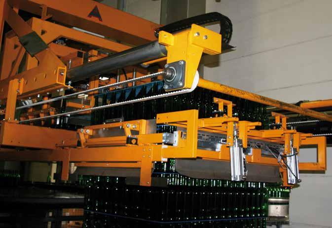 Sweep-off / Take-off Depalletizer for Containers Type NGA-CU:
