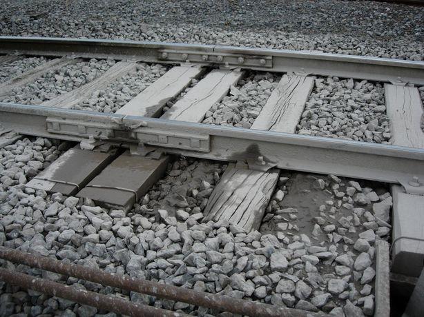 Function of interlayer Separation Support Track-bed drainage Rail Sleeper