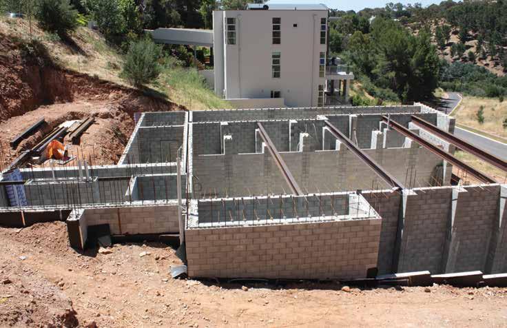 The Versaloc Walling System promotes rapid construction times with minimal