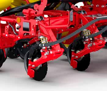 Tempo R equipped for combidrilling Tempo R with frame width 3 metres can be fitted with a fertiliser