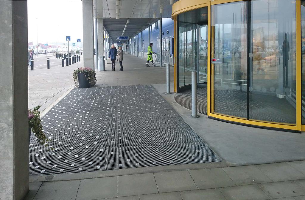 Options Kerb angle frames and freestanding frames Weland has a wide range of kerb angle frames and free-standing frames for entrance gratings.