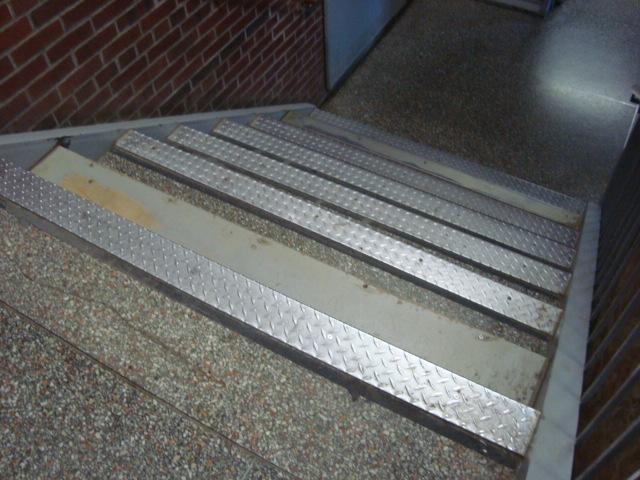HS D-Wing Stair