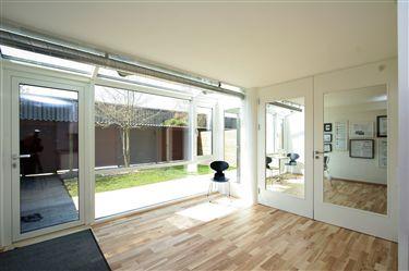 Large glazing areas improve daylighting Photos: BoVest CONSTRUCTION Floor U-value: 0.