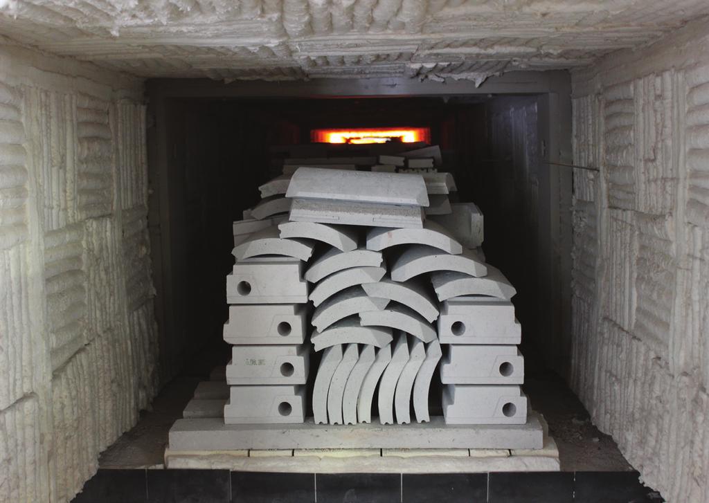Refractory concrete is not fire clay It is a much more stable, resistant and tougher material. However, poorly selected s or materials may cause cracking or premature wearing of castable s.