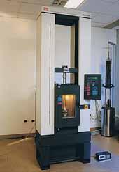 Berco Metallurgy Laboratory employs advanced machines such as an electron microscope with microanalysis, a spectrophotometer, tribometers for wear tests, MTS presses for static and fatigue tests on