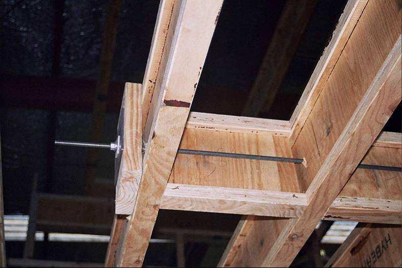 Floor ; End of transverse beam before Hebel flooring in place, shows steel rod on