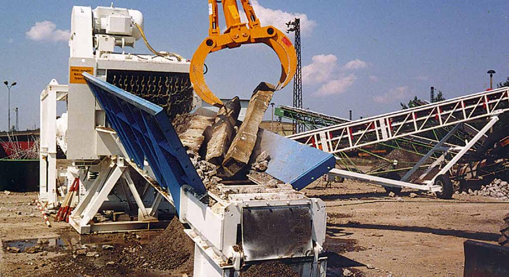 Pointing The Way: Mobile Solutions From HAZEMAG Challenges to Solutions: HAZEMAG s Pointing The Way Concept Building rubble in itself presents a difficult task.