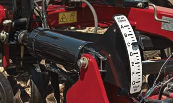 Fore and aft levelness delivers a consistent seedbed finish to complement seed placement during planting.