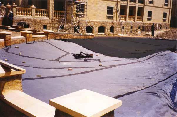 The Sealmac System has unique features providing a waterproofing and a stress relieving function.