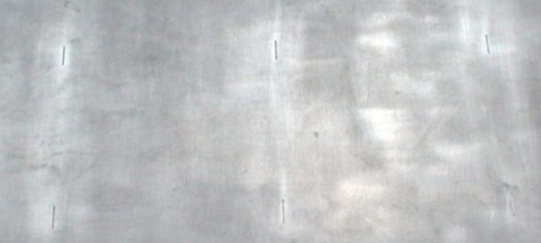 5mm in width, and 1mm in depth. The other is 2mm in length, 0.5mm in width, and 1mm in depth, as shown in figure 8. The aluminum alloy sample has six crack.