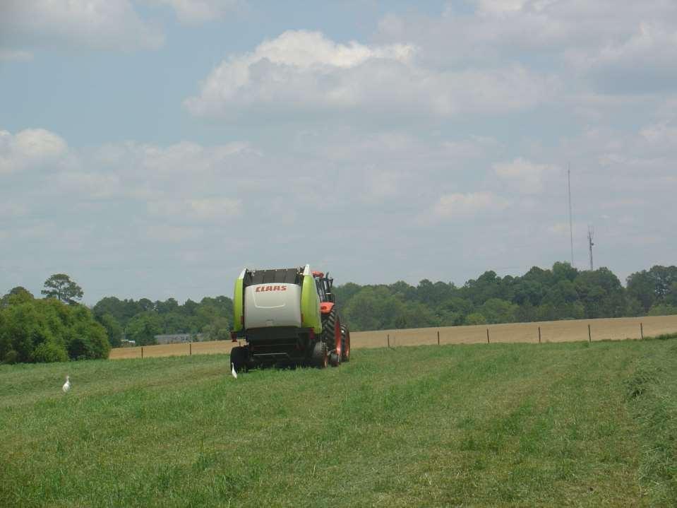 Operation of baler Baling Operate at a slow ground speed to make a tight, dense bale (reduces air