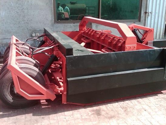 Additionally, dragging action compacts the lower soil. Soil Scrapper: Front closing soil scrapper fill the bucket with loose soil, front door of the bucket is closed hydraulically.
