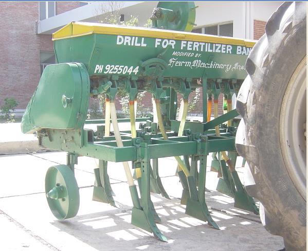 BENEFITS This drill saves 50% phosphate fertilizer compared with