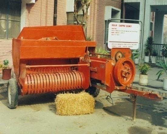 WHEAT: RESIDUE MANAGEMENT MACHINERY 33 Straw Rake: is used to collect only loose / trampled wheat straw after operation of