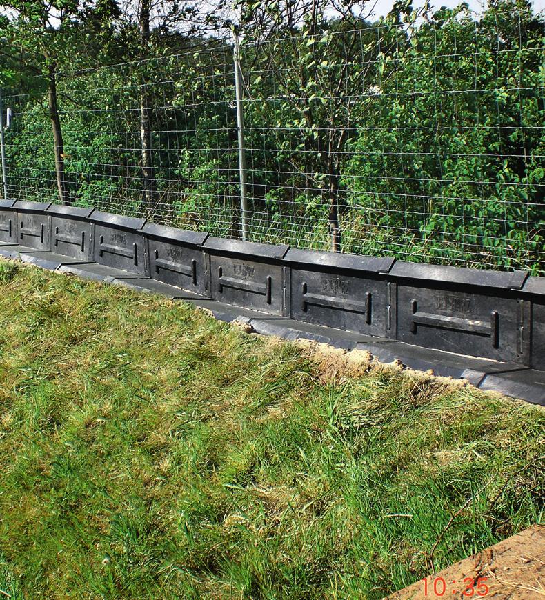 STATIONARY AMPHIBIAN GUIDANCE WALL Makes an important contribution to animal welfare and wildlife conservation Beilharz amphibian guidance walls are efficient protection devices to prevent amphibians