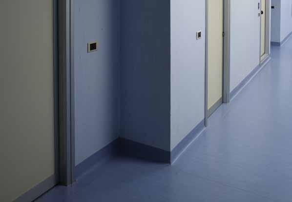 STEPS, PROFILES, COVINGS, SKIRTINGS Sacco hospital - Milan - Italy Adesilex LP Adesilex VZ Polychloroprene double-buttering adhesive in solvent solution for laying profiles, covings and resilient