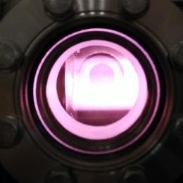 15 T Plasma beam diameter: 50 mm Ion flux: 2-8