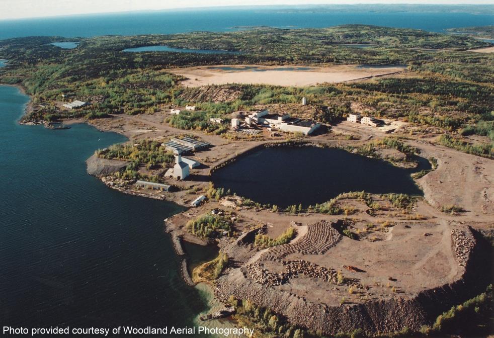 Gunnar Mine and mill prior to building demolition in 2011 Dry Tailings >60 ha (4-16 µsv/h) Buildings and Structures,